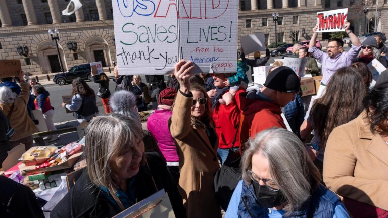 Appeals court clears the way for the Trump administration to fire thousands of probationary workers