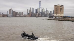 Schumer seeks to halt flights for New York…
