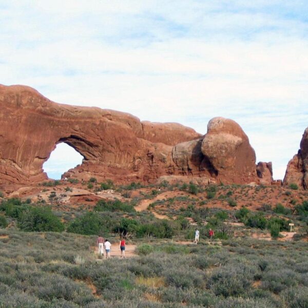 Hiker dead after fall at Utah’s Arches National…
