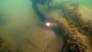 Angler fishing in Lake Michigan fog discovers remains…