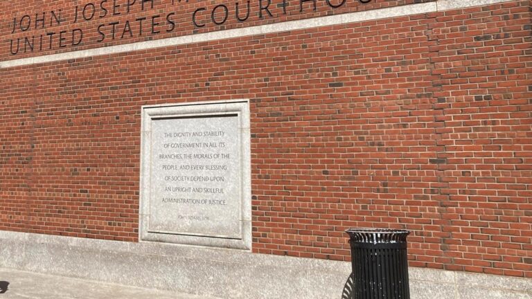 Massachusetts man pleads guilty to attacking a flight attendant with a broken spoon