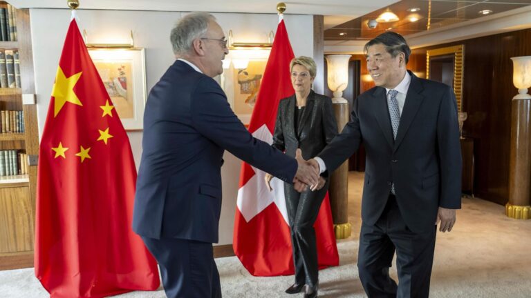 Tariff talks begin between US and Chinese officials in Geneva