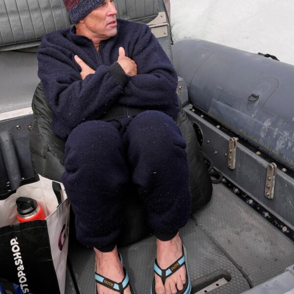 Swimmer nears Martha’s Vineyard loop ahead of ‘Jaws’&hellip;