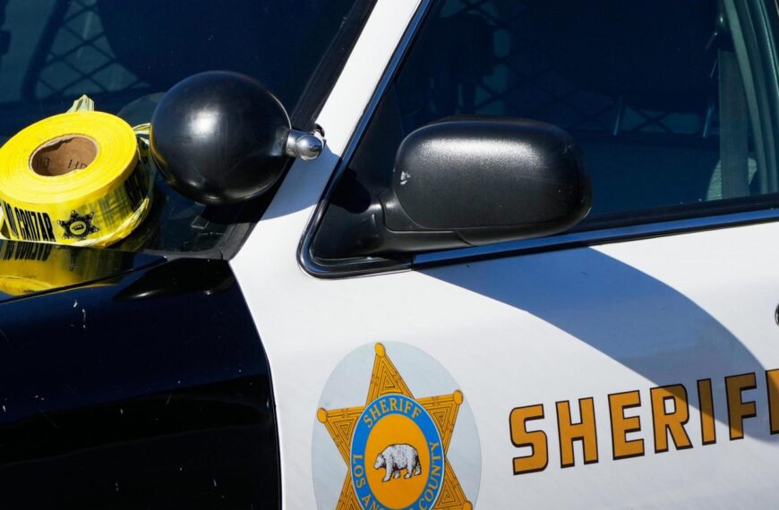 1 officer killed, 1 wounded and another man dead in Los Angeles County shooting
