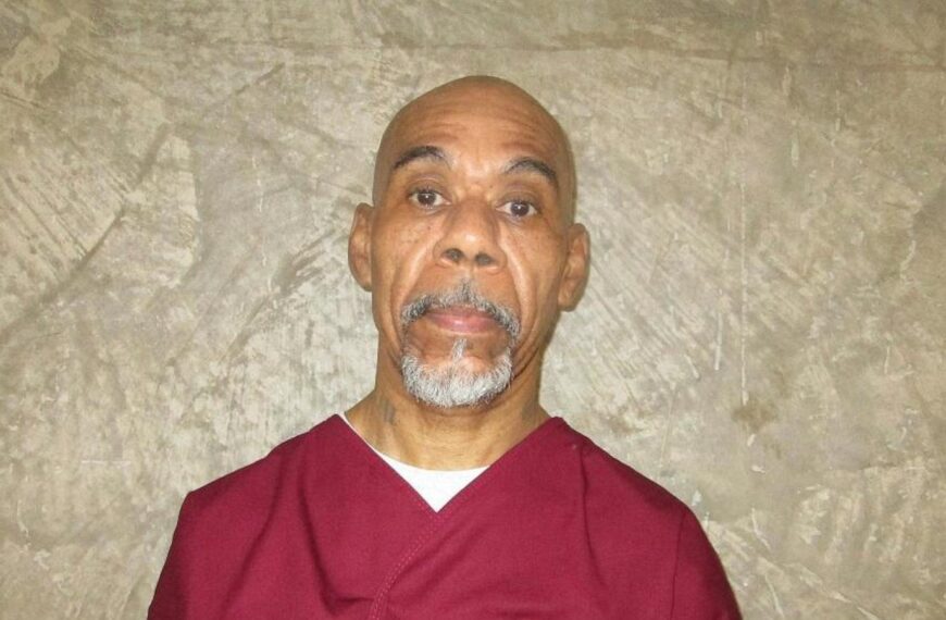 Oklahoma judge stays execution of a man set to receive lethal injection this week
