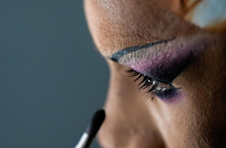 Photos of drag queens preparing to attend ‘Les…
