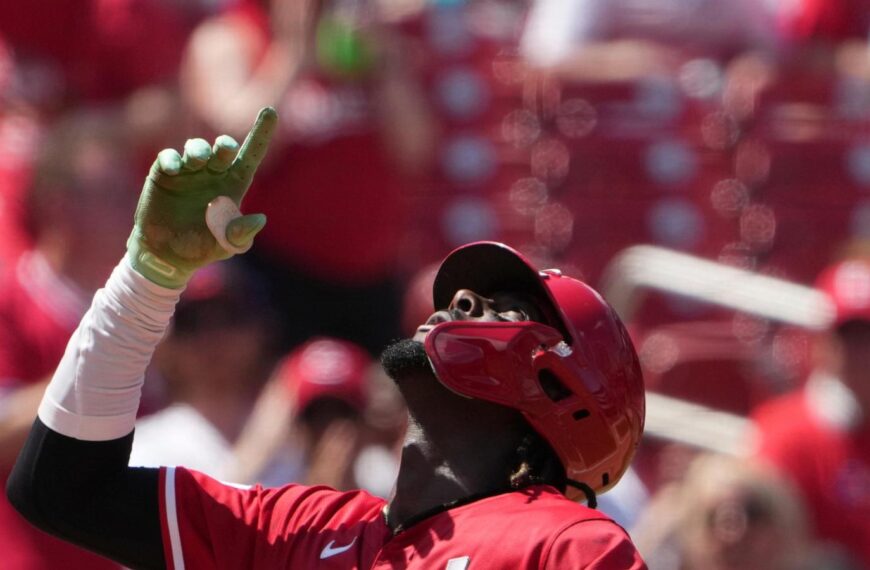 Reds’ Elly De La Cruz and Mariners reliever…