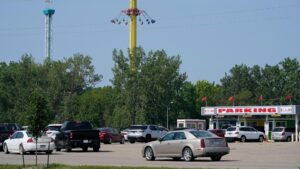 Iowa amusement park’s former owner settles lawsuit over…
