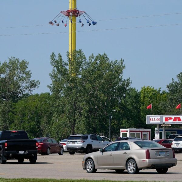 Iowa amusement park’s former owner settles lawsuit over&hellip;