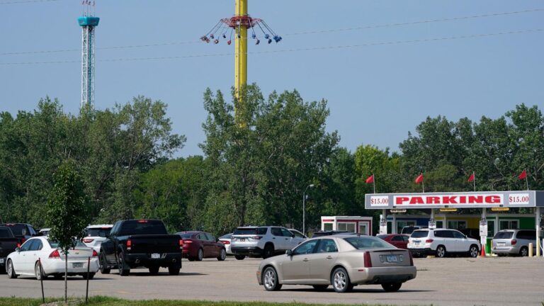 Iowa amusement park's former owner settles lawsuit over 11-year-old's drowning