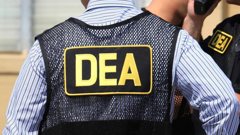 DEA informant charged in alleged scheme to extort high-level cocaine traffickers