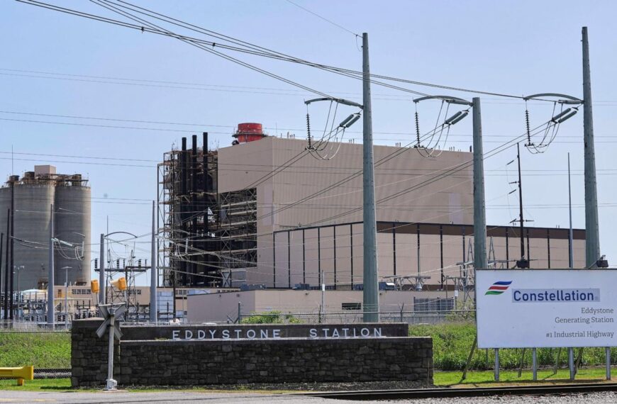 To avoid blackouts, Trump admin keeps another aging power plant online through summer