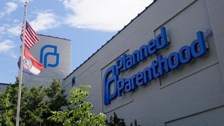 Judge blocks Trump administration's efforts to defund Planned Parenthood