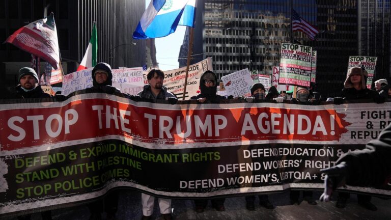 Judge dismisses Trump administration lawsuit against Chicago 'sanctuary' laws