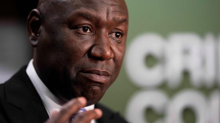 Black man punched and pulled from his car by Florida deputies on video is set to speak to public