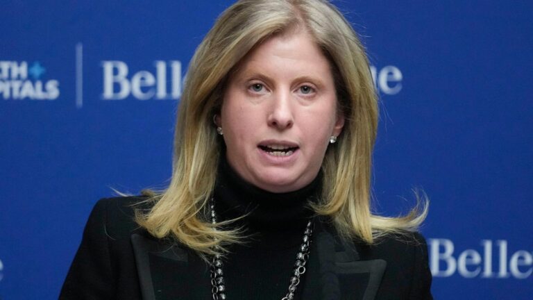 Off-duty Border Patrol agent shot in a Manhattan park in apparent botched robbery, police say