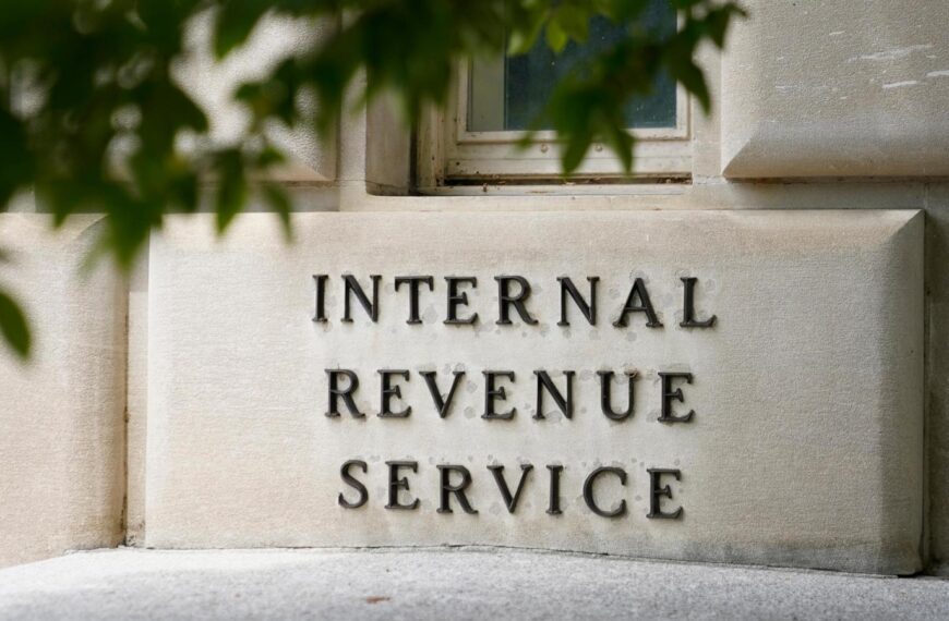Pastors who endorse political candidates shouldn’t lose tax-exempt status, IRS says in filing