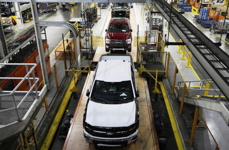 New tax break for auto loans could save some buyers thousands of dollars. But will it boost sales?