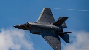 Pilot safe after F-35C crashes near a central…