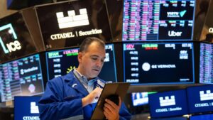 US stocks slip following the latest discouraging signal…