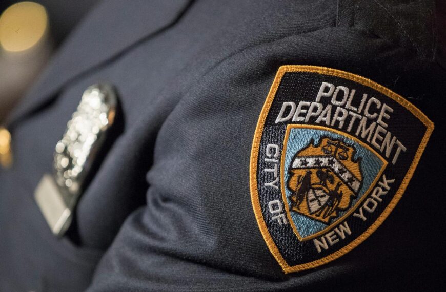 Off-duty NYPD officer fatally shoots man on Staten Island pointing fake gun