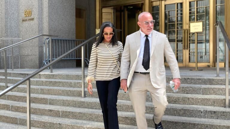 Prosecutors suddenly drop case against Miami attorney accused of bribing DEA agents