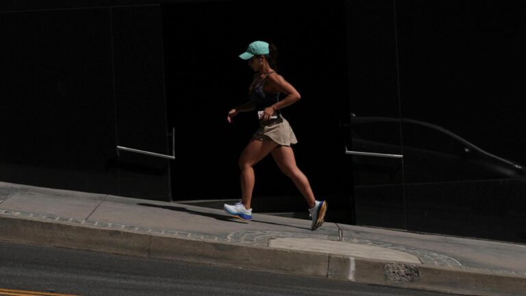 US heat wave smothers Pacific Northwest, poses extreme risk in California and Arizona