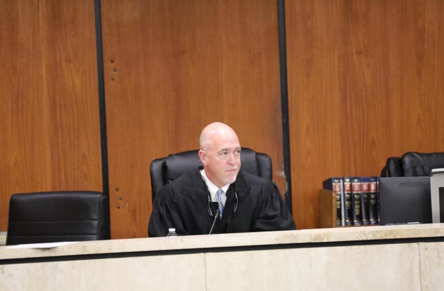 Banker for Alex Murdaugh faces prison time as state and federal cases wrap up