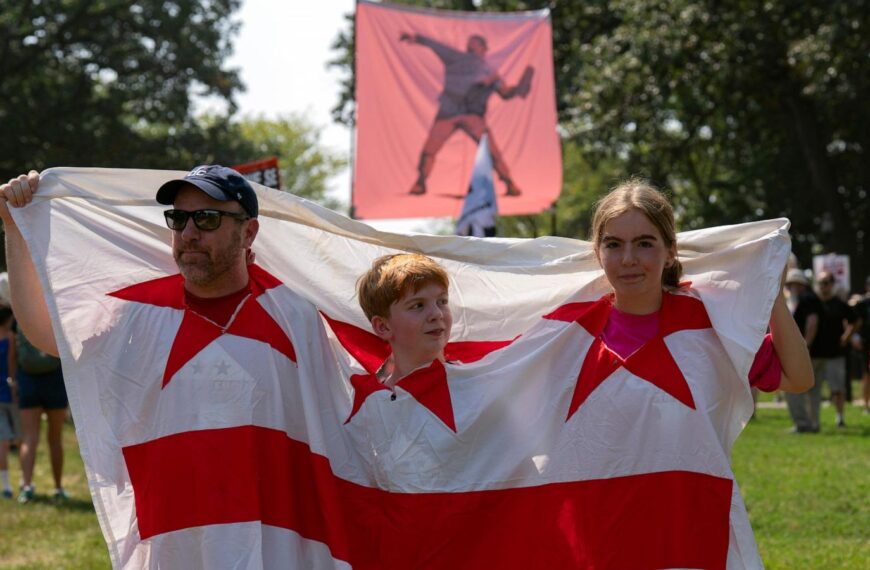 Thousands protest for a ‘Free DC’ on the fourth week of federal control in Washington