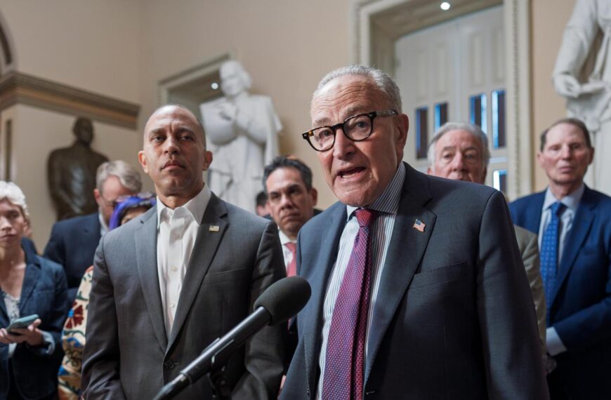 Government shutdown draws closer as congressional leaders head to the White House