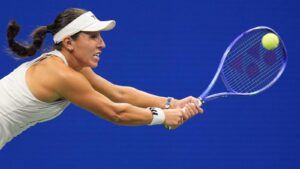 Alcaraz defeats Djokovic to reach the men’s finals…