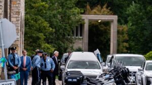 Hundreds mourn 8-year-old, who was killed in a…