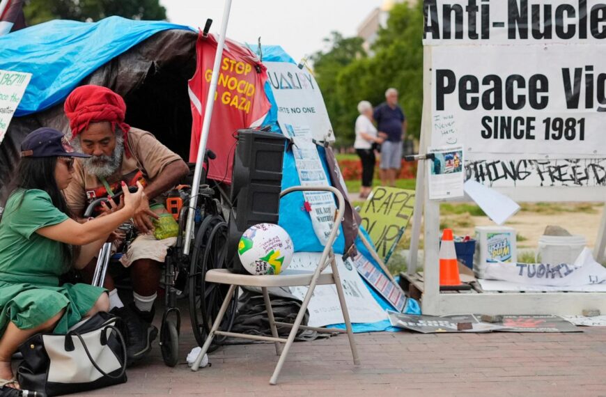 A decades-long peace vigil outside the White House is dismantled after Trump’s order
