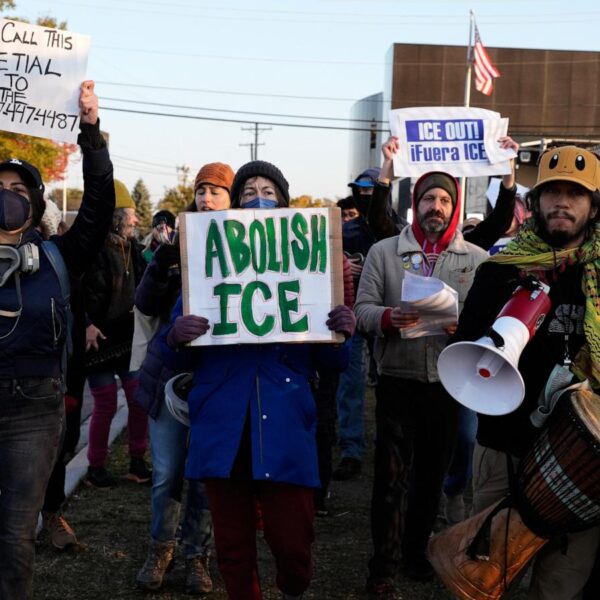 Advocates allege ‘inhumane’ conditions at Chicago-area ICE facility…
