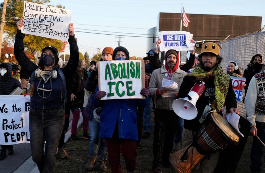 Advocates allege ‘inhumane’ conditions at Chicago-area ICE facility in new lawsuit