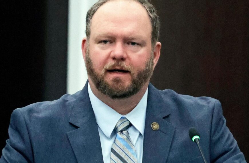 North Carolina GOP poised to redraw House map, aiming to secure another seat for Trump