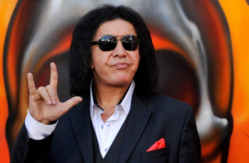 Kiss rocker Gene Simmons recovering after crashing SUV