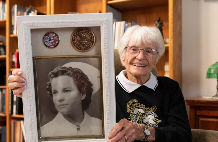 WWII nurses who dodged bullets deserve Congressional honor, lawmakers say