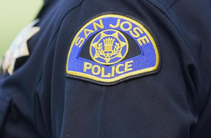 Shopping mall shooting wounds 2, prompts Black Friday evacuation in the Bay Area