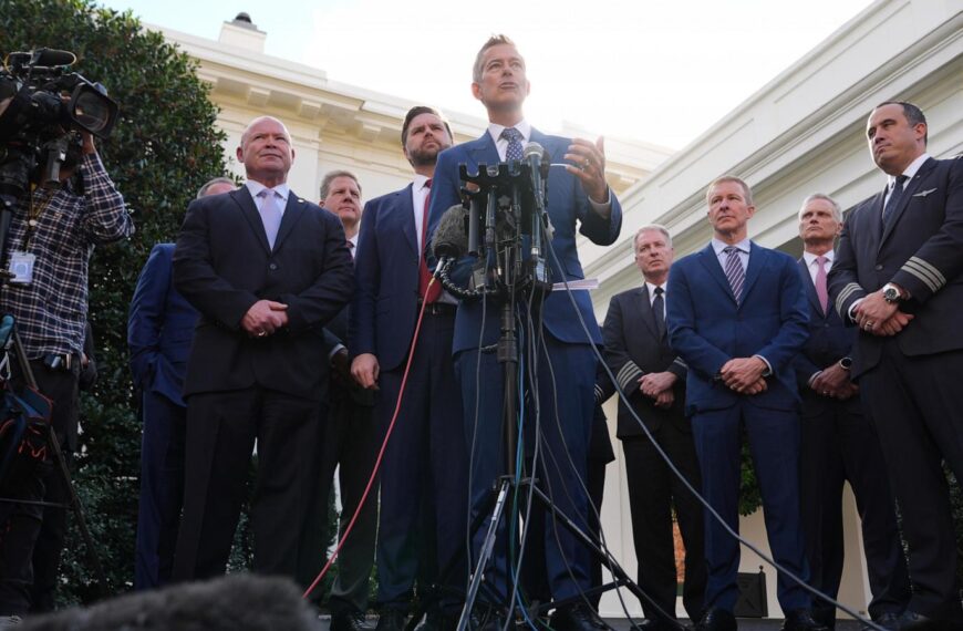 Court blocks new rules limiting which immigrants can get commercial drivers’ licenses