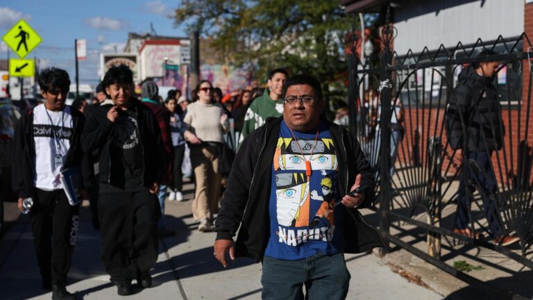 Immigration crackdown inspires uniquely Chicago pushback that's now a model for other cities
