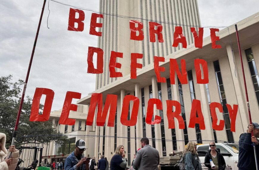 Florida starts redistricting talks in a growing battle&hellip;