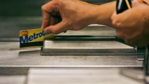 New York subway ends its MetroCard era and&hellip;