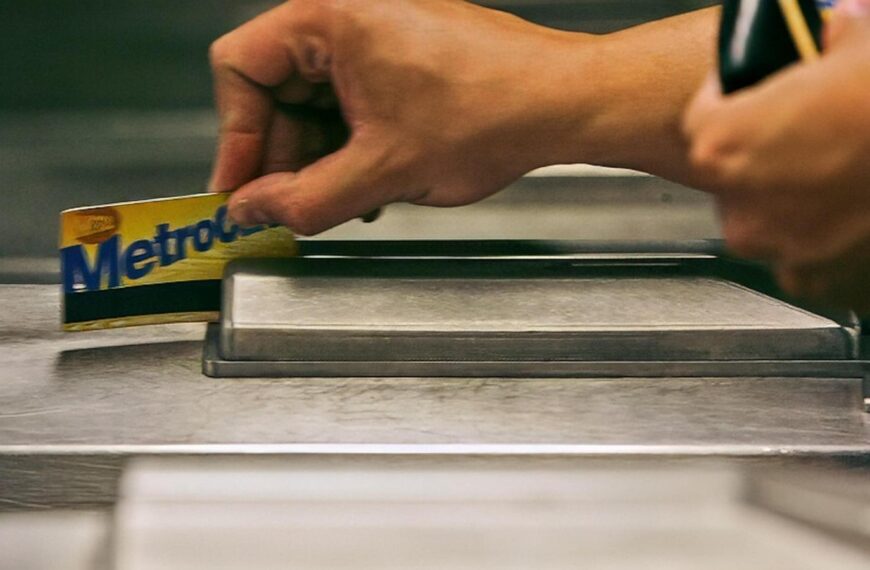 New York subway ends its MetroCard era and switches fully to tap-and-go fares