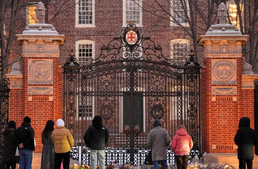Brown University shooting leaves students, community frustrated with official response
