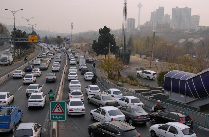 A second flight of Iranian deportees, carrying 55, has left the US, Iran says