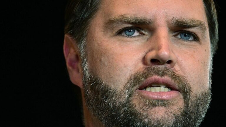 Vance heads to Minneapolis and says 'far left' should stop resisting immigration enforcement