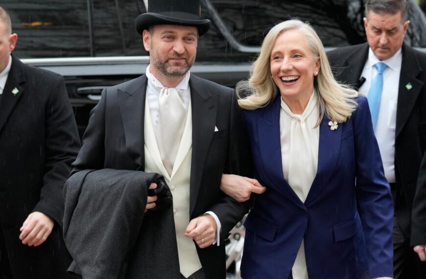 Democrat Abigail Spanberger sworn into office as Virginia’s first female governor