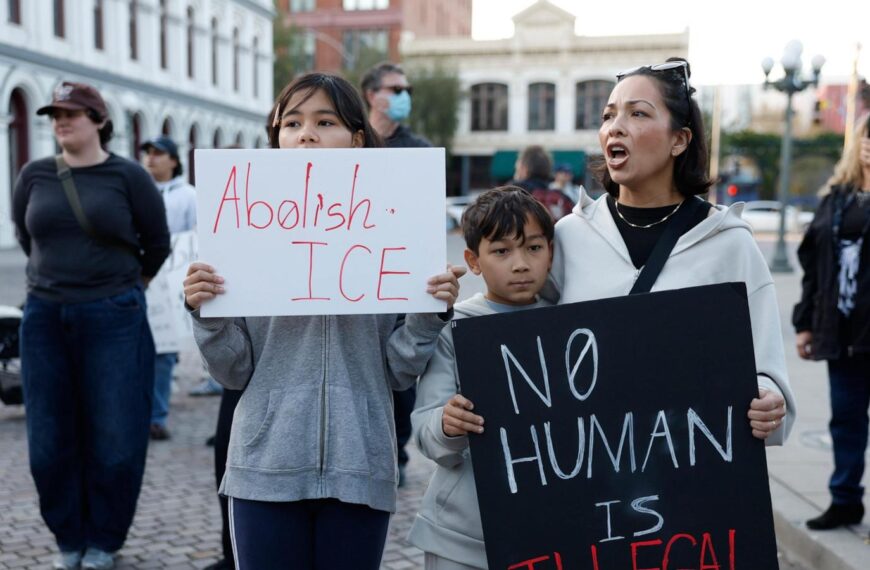 Videos show deadly Minneapolis shooting and political leaders reach different conclusions