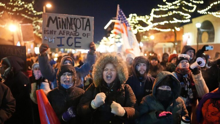 From frigid quiet to outraged sorrow, a few hours on Minneapolis street where agents killed man